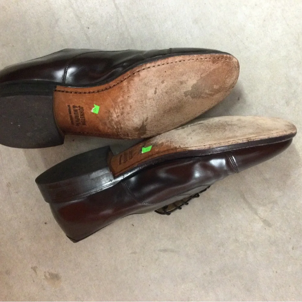 Johnston & Murphy Men’s Dark Brown Leather Cap-Toe Oxfords